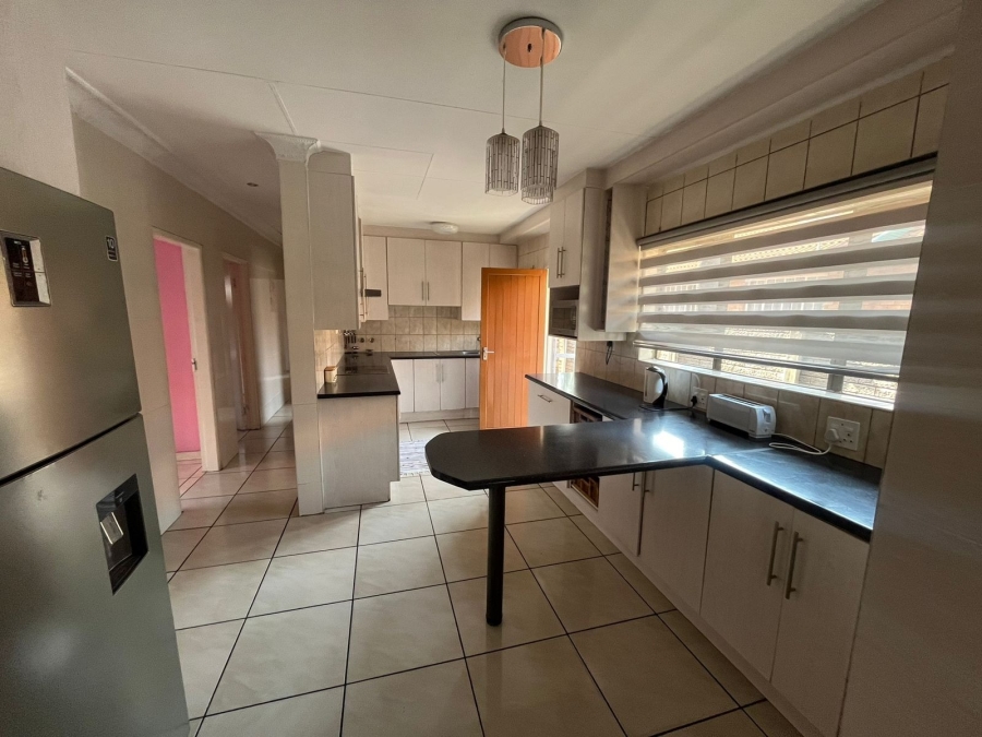 4 Bedroom Property for Sale in Bodorp North West